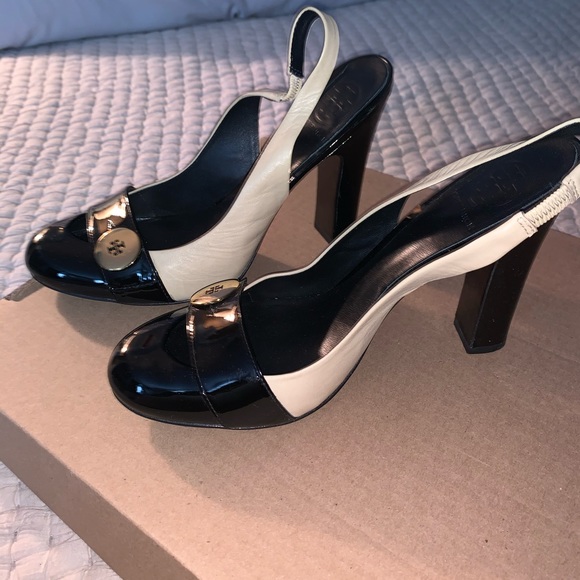 Tory Burch Closed Toe Logo Pendent Pumps - Picture 2 of 4